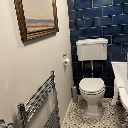 Endways Robin Hood's Bay