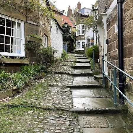 Endways * Robin Hood's Bay