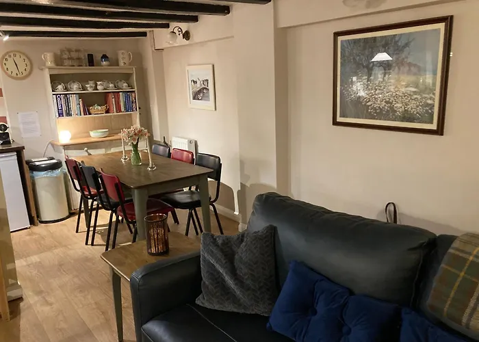 Endways * Robin Hood's Bay